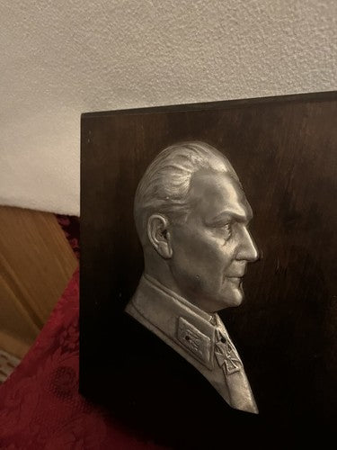 WWI German Fighter Ace Silver Alloy Plaque High Relief Walnut Hermann Goering - Image 6