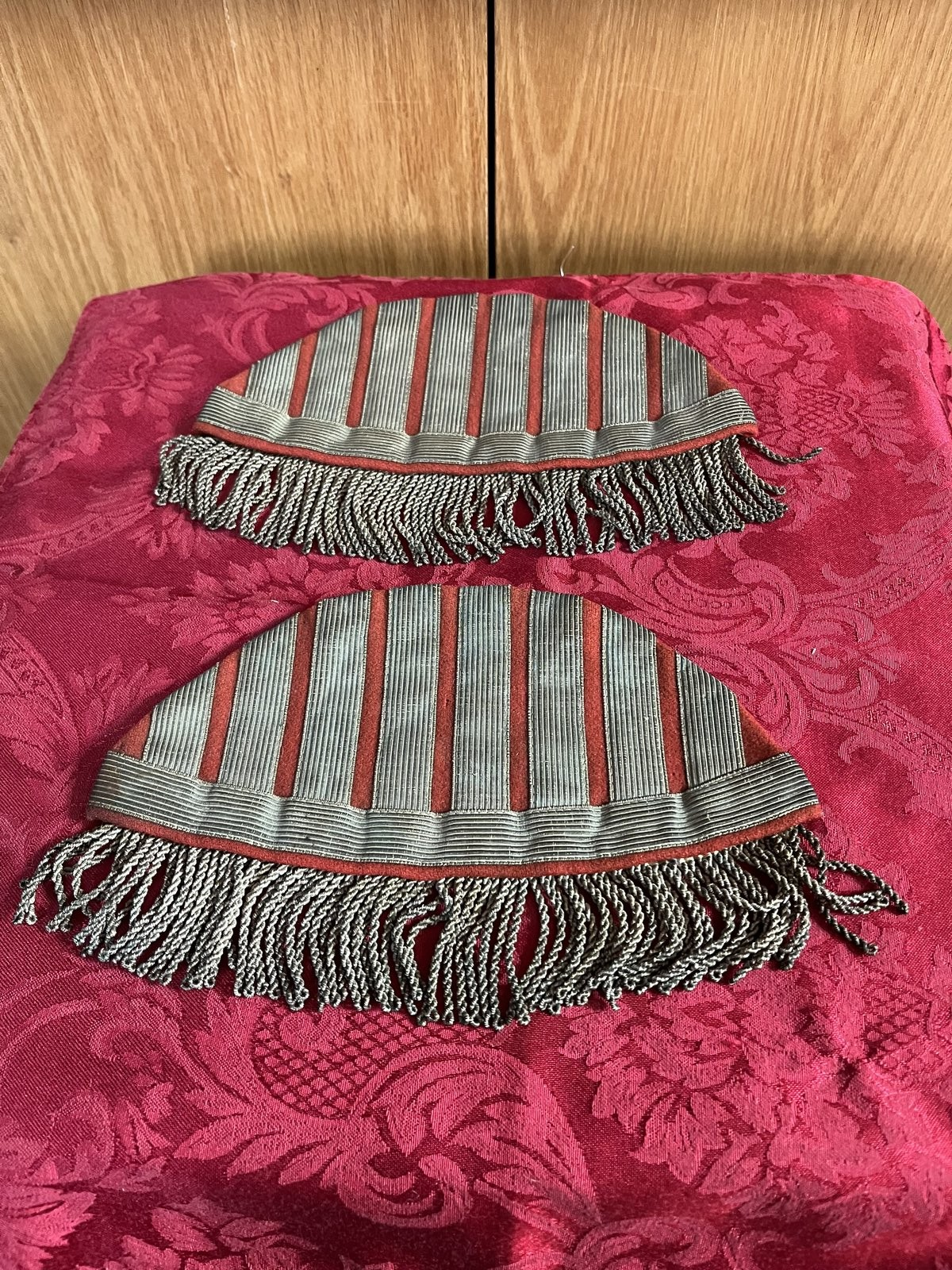 WW2 German Wehrmacht Drum Major Swallows Nest Shoulder Boards Bullion Red Wool