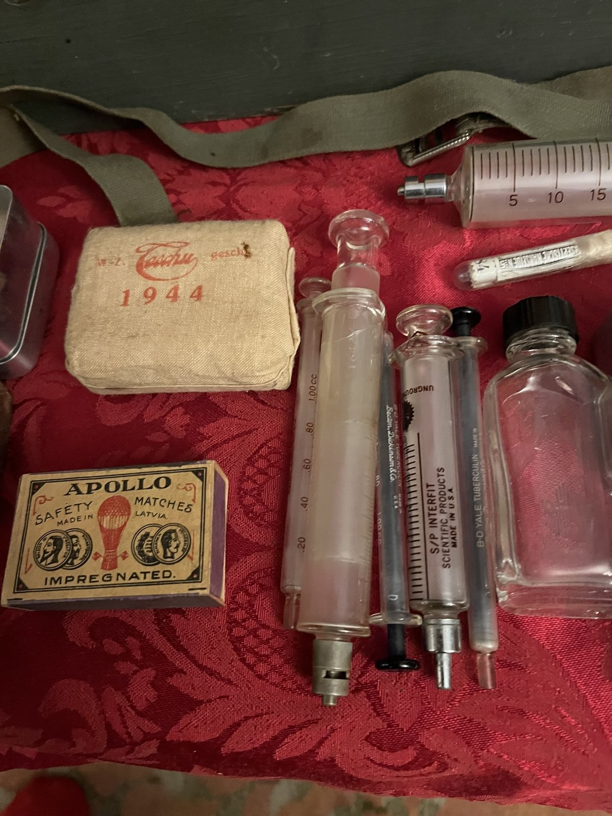 WW2 German Wehrmacht Verbandkasten First Aid Wood Case 1944 Feldgrau Syringes - Image 3