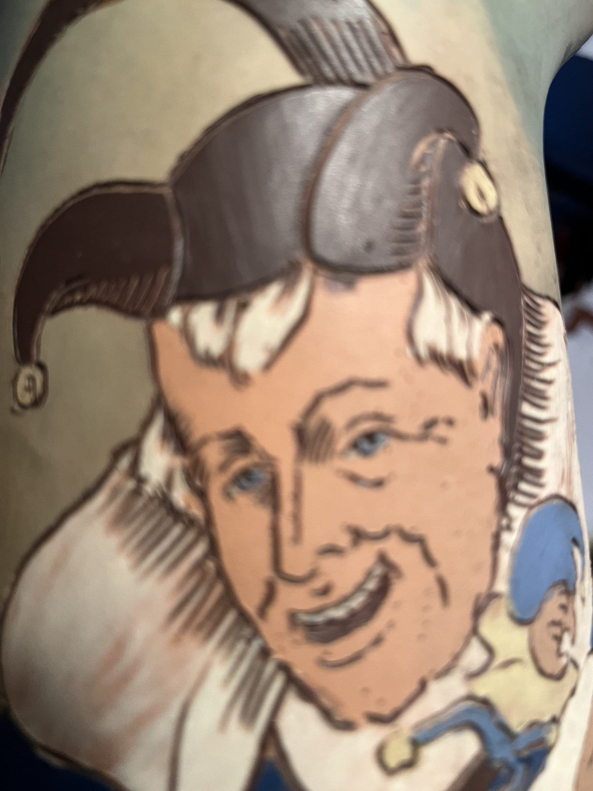 Early 20thC Weller Dickinsonware Pottery Pitcher Medieval Jester Mint 11.5" 590 - Image 9